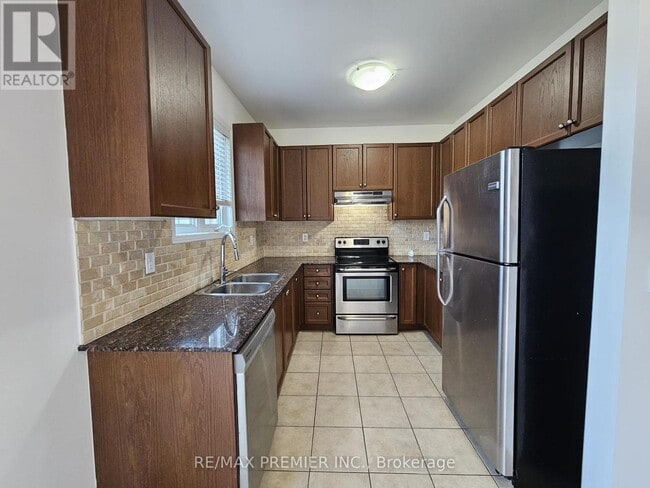 Building Photo - 745 Farmstead Dr