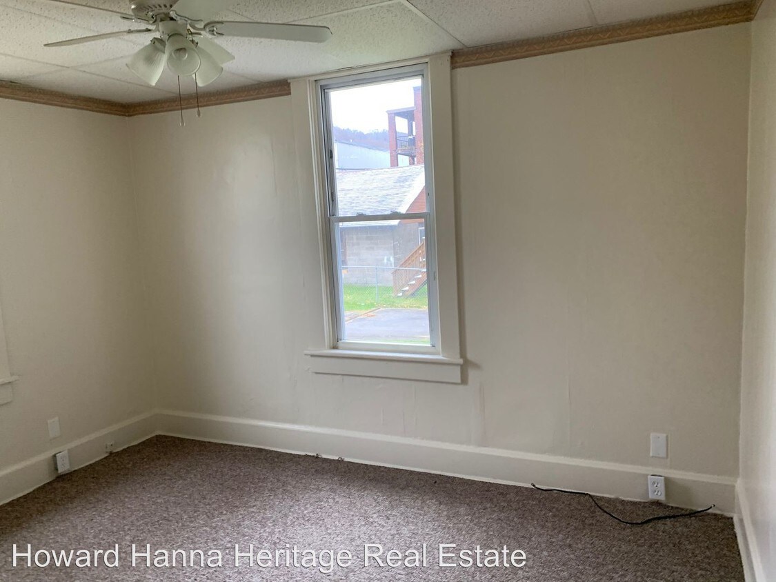 Building Photo - 433-4355 Ferndale Ave