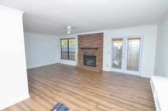 Building Photo - 931 Brentwood Pointe