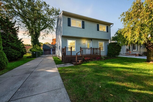 Foto del edificio - 22100 Revere St