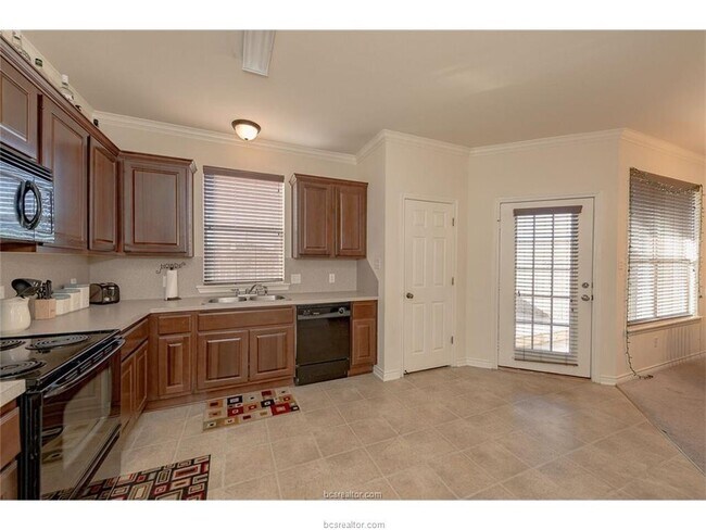 Foto del edificio - 1425 W Villa Maria Rd