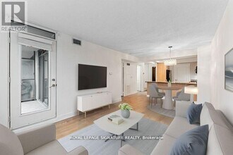 Building Photo - 205 The Donway W