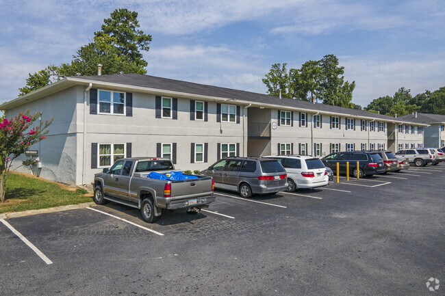 Building Photo - Chamblee Square Apartments