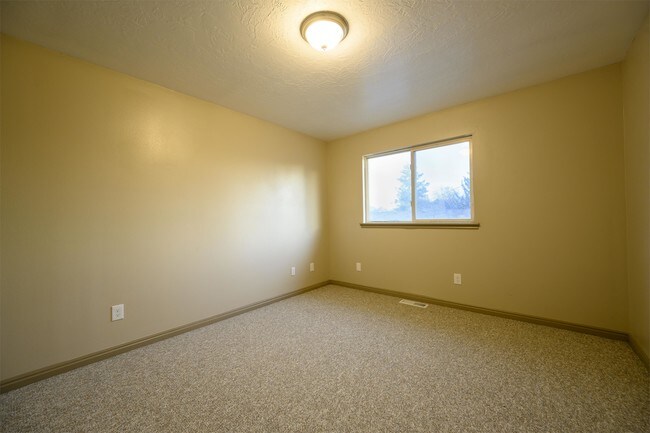 Building Photo - 549 W 920 S
