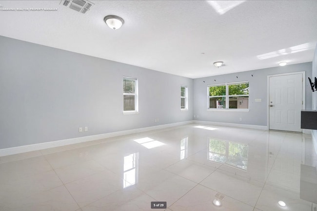 Building Photo - 241 Emory Pl
