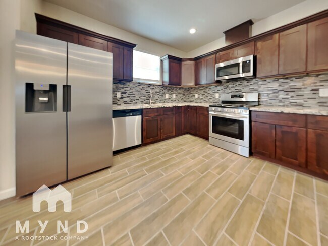 Foto del edificio - 5704 Bacher St
