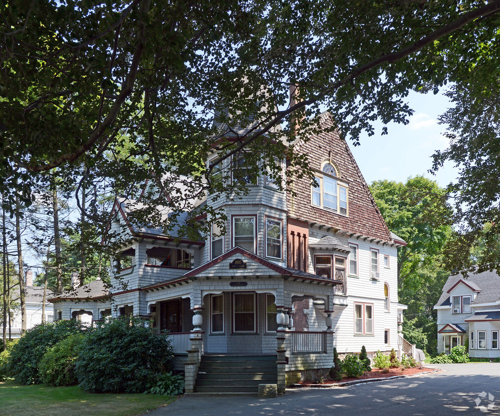 104 S Main St, Middleboro, MA 02346 Apartments - Middleboro, MA