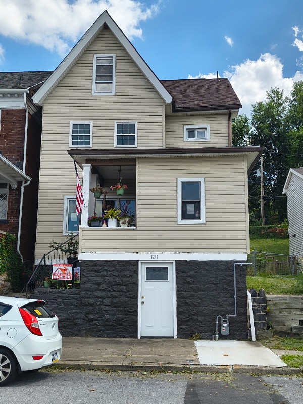 Building Photo - 1211 4th Ave