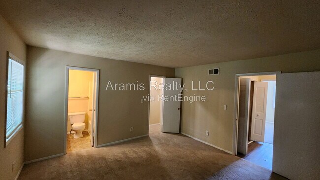 Foto del edificio - 2320 Highpoint Rd