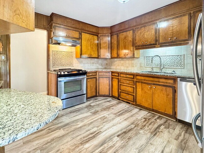 Foto del edificio - 5902 E 25th Pl