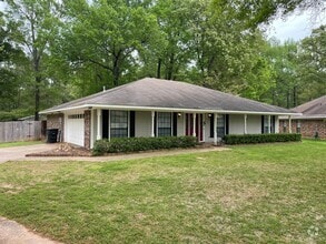 Building Photo - 5604 Kenilworth Cir