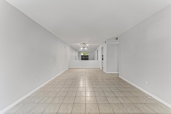 Foto del edificio - 4627 Wild Indigo St