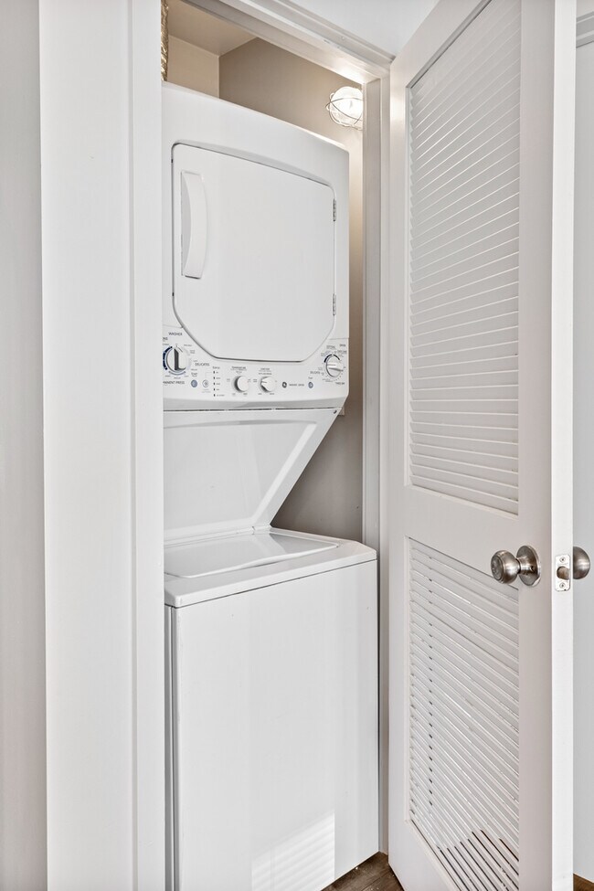 Foto del edificio - 5411 N Winthrop Ave