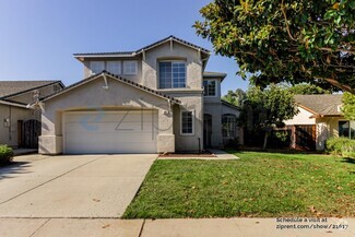 Building Photo - 741 Vinca Ct