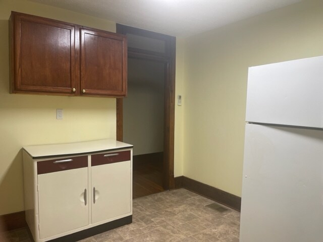 Building Photo - 2501 Parkview Ave