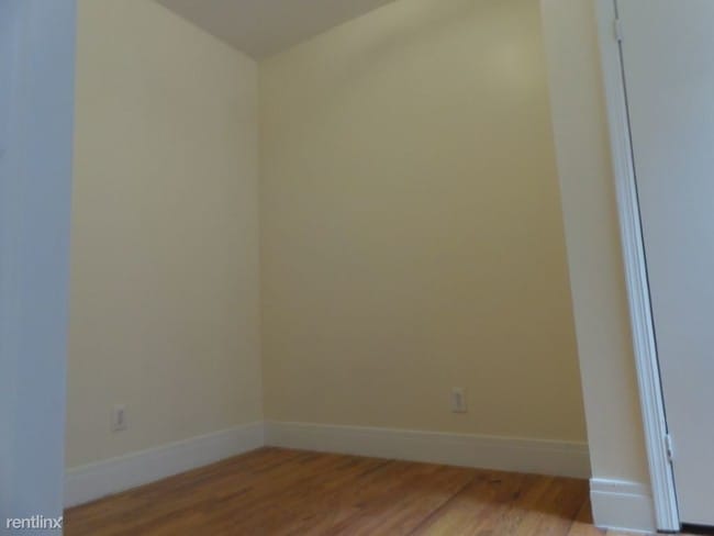 Building Photo - 254 W 135th St