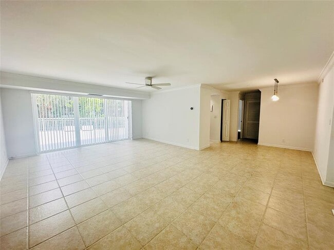 Building Photo - 2841 N Ocean Blvd