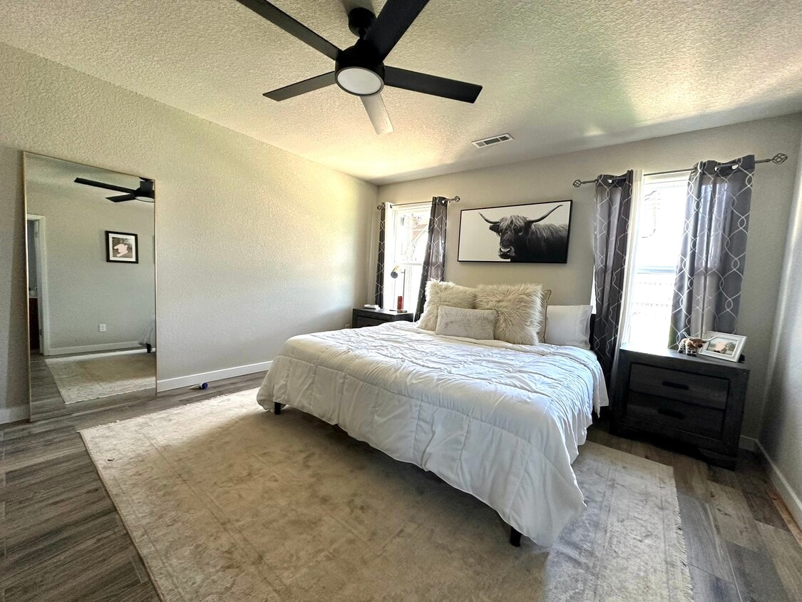 Foto principal - 704 NW 67th Ave