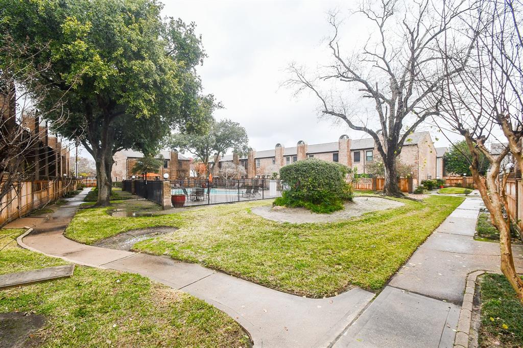 Primary Photo - 9850 Pagewood Ln