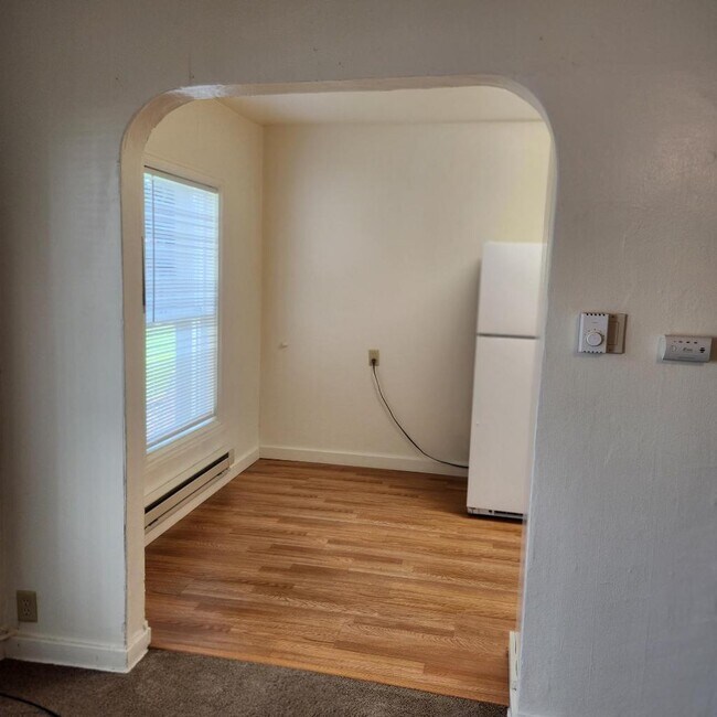 Eating area in kitchen - 248 E Birch St