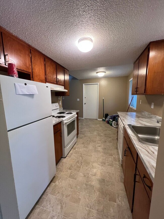 Building Photo - 1995 W 28th Ave