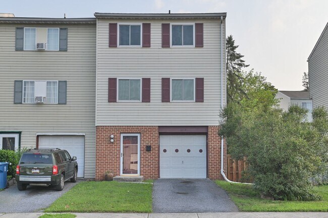 Foto del edificio - Townhouse in Highspire