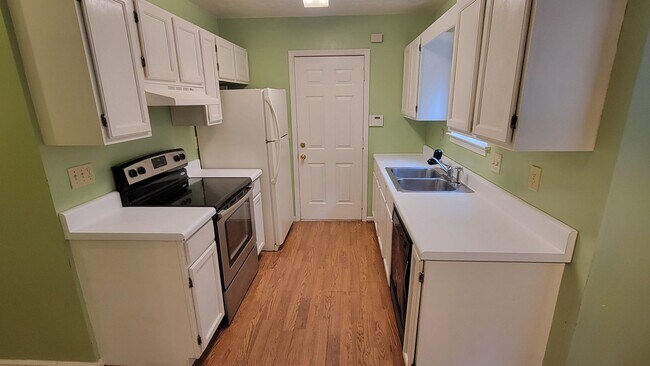 Building Photo - 3 Bed, 2.5 Bath Home in Simpsonville is Av...