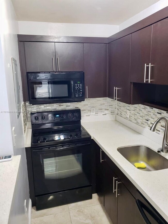 Foto del edificio - 1860 Venice Park Dr