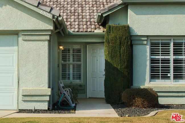 Foto del edificio - 8506 Blue Heron Dr