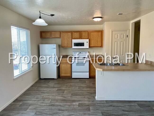 Foto del edificio - 1063 W Pine Ave