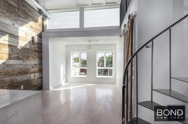 Foto del edificio - Amazing 2 Bedroom in the Heart of Astoria!