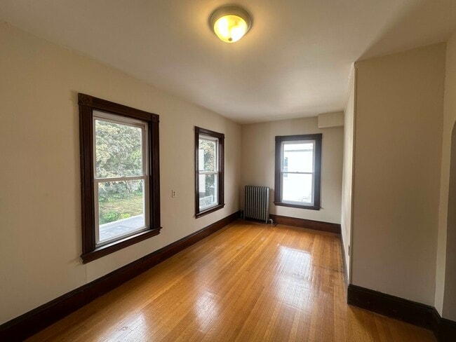 Building Photo - 72 Thurston St Building Photo - 72 Thurston St