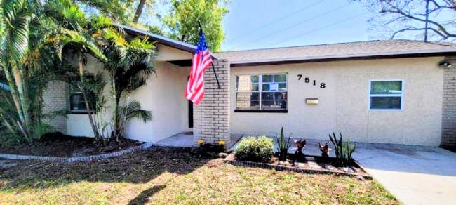 Photo - 7518 35th Ave N (Saint Petersburg, FL) House