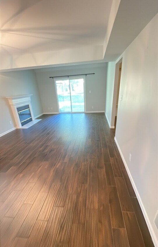 Foto del edificio - 10502 Bay Pointe Ct