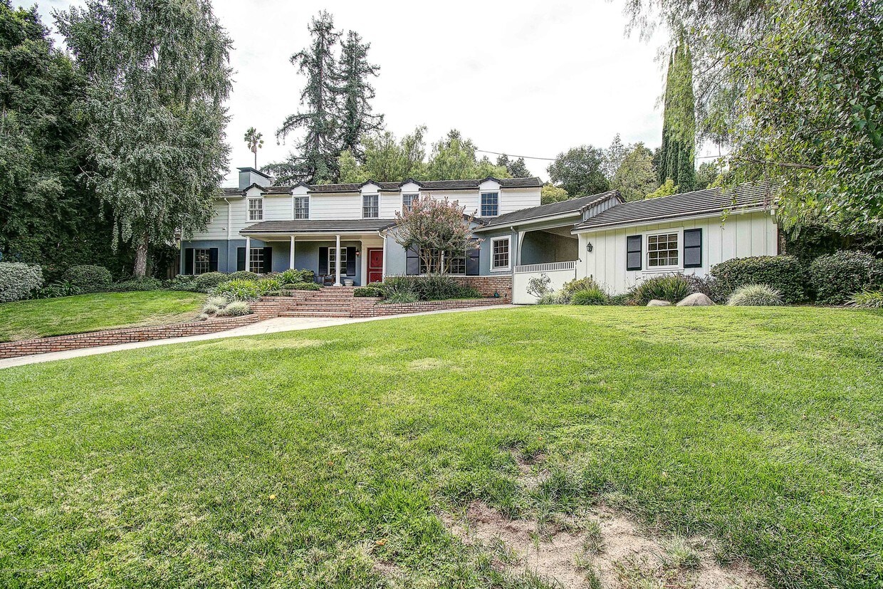 Primary Photo - 4155 Chevy Chase Dr