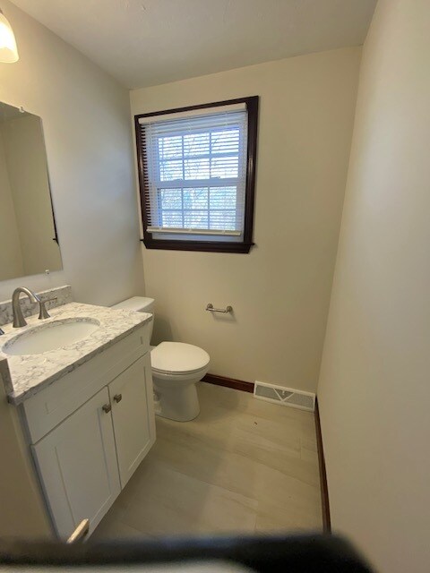 Building Photo - 236 Comfort St