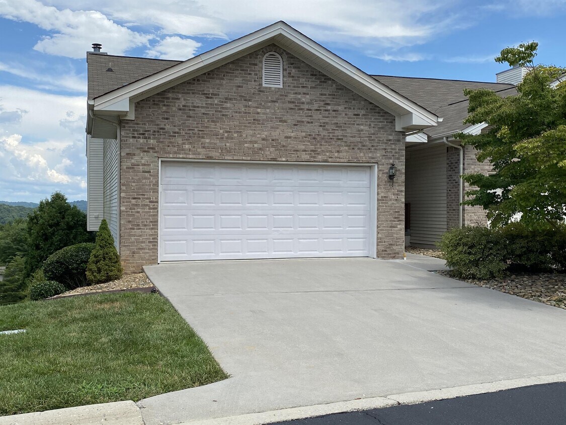 509 Cimarron Cir, Loudon, TN 37774 Townhome Rentals in Loudon TN