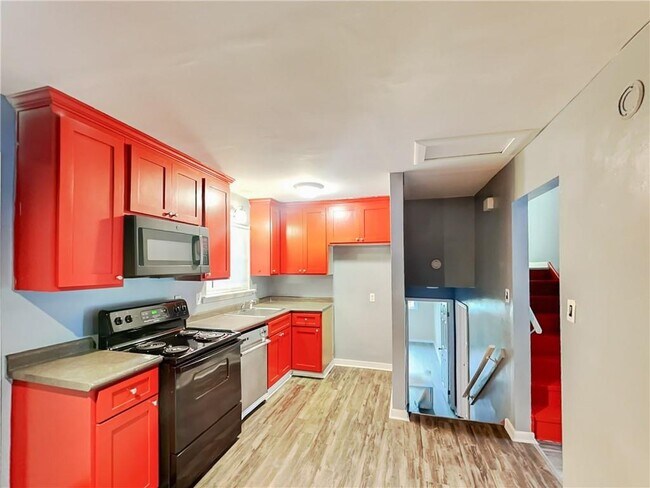 Building Photo - 801 Vanderbilt Ct NW