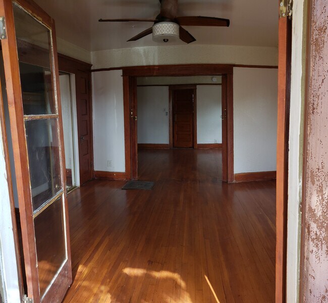 Building Photo - 1429 Kellam Ave