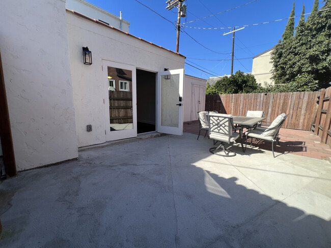 Patio - 5738 Burchard Ave