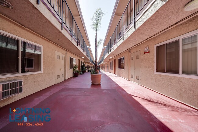 Foto del edificio - 13912 Sayre St