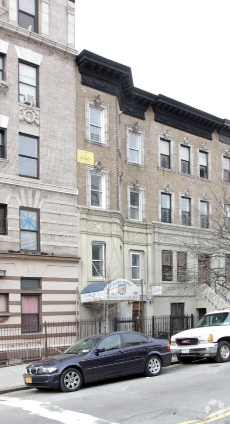 Building Photo - 552 W 183rd St