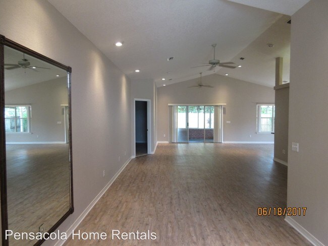 Building Photo - 2249 Valle Escondido Dr