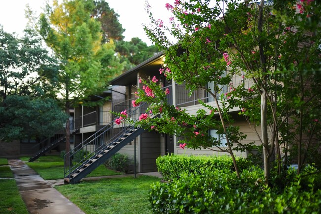 Building Exterior - The Fountains Apartments