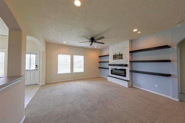 Foto del edificio - 140 Avery Springs Ln
