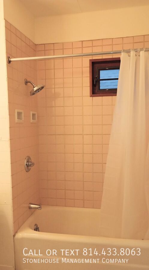 Foto del edificio - 620 E 6th St