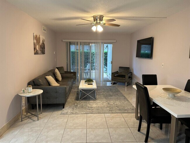 Building Photo - 148 Yacht Club Dr