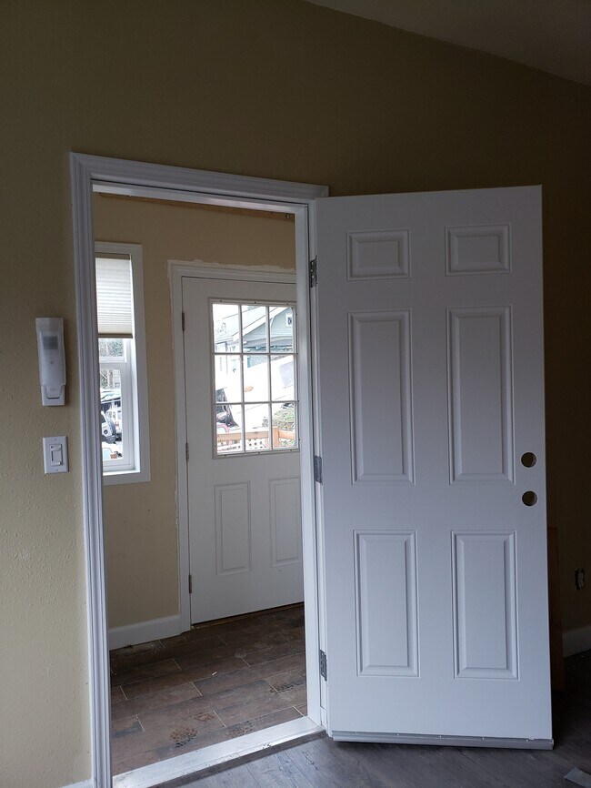 2906 S Estelle St Unit No1, Seattle, WA 98144 Condo for Rent in