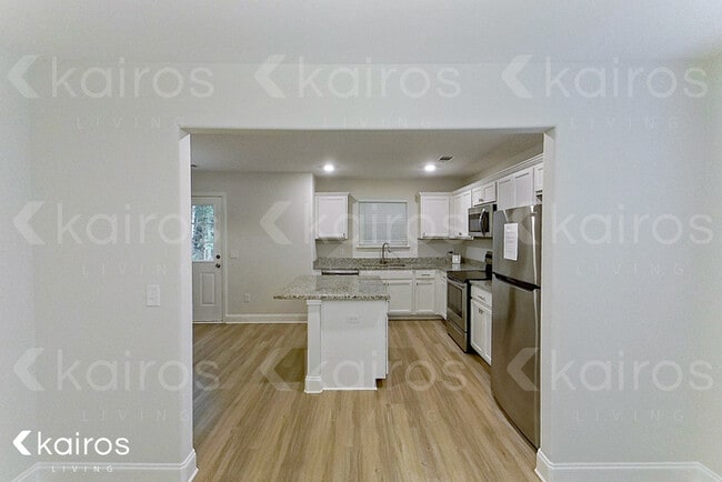 Building Photo - 237 Western Red Cedar Dr