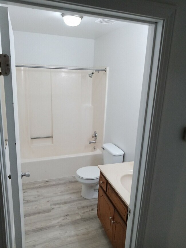 Bathroom - 548 E Moore St